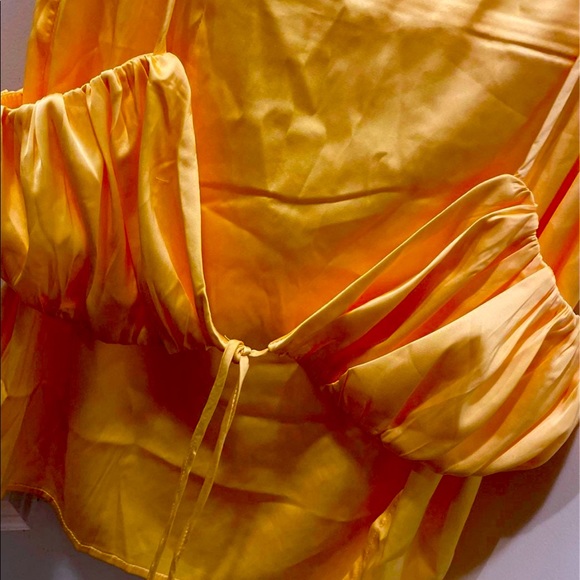 Yellow silk two piece - Picture 2 of 4